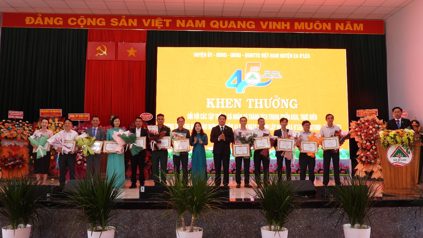 Tọa đàm kỷ niệm 45 năm thành lập huyện Ea H’Leo