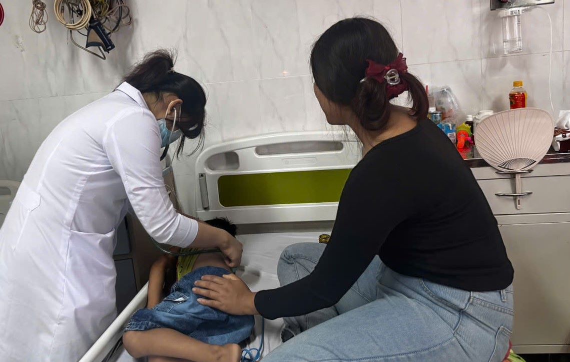 Bệnh viện Đa khoa vùng Tây Nguyên cấp cứu thành công bệnh nhi mắc nhiều dị vật đường thở