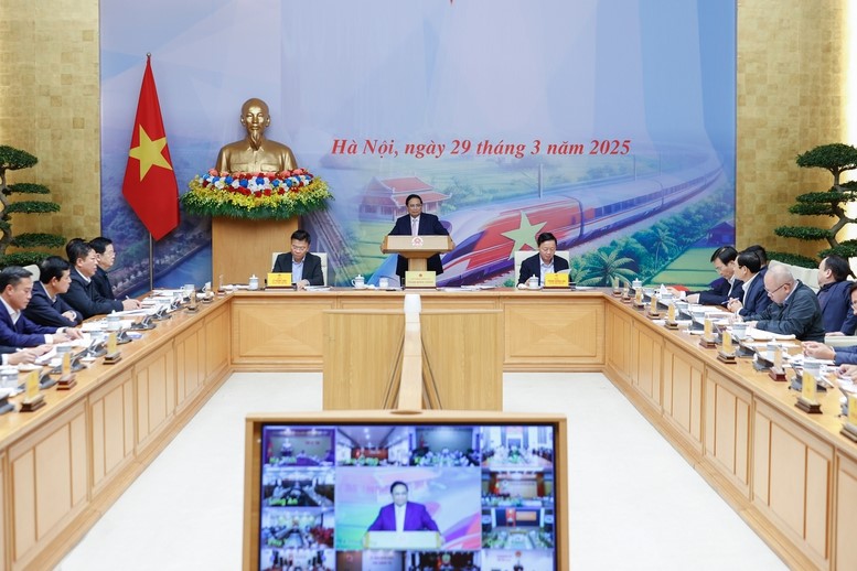 Prime Minister Pham Minh Chinh: Accelerate and innovate to complete 3,000 kilometers of expressway by the end of 2025.