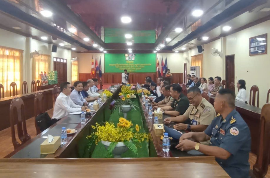 The working delegation of the People's Committee of Dak Lak Province visited and extended New Year greetings in Mondulkiri Province, Cambodia.