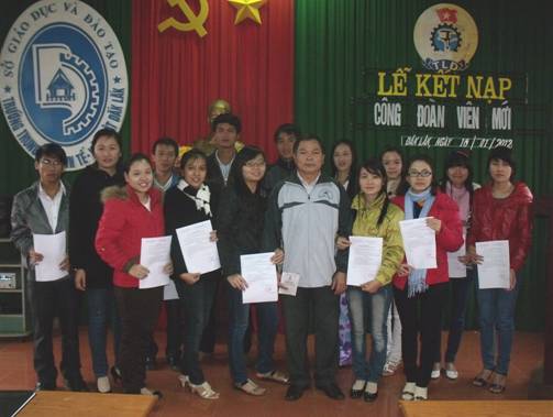 Kết nạp mới 10.573 đoàn viên công đoàn trong nửa nhiệm kỳ thực hiện Nghị quyết Đại hội XI Công đoàn Việt Nam