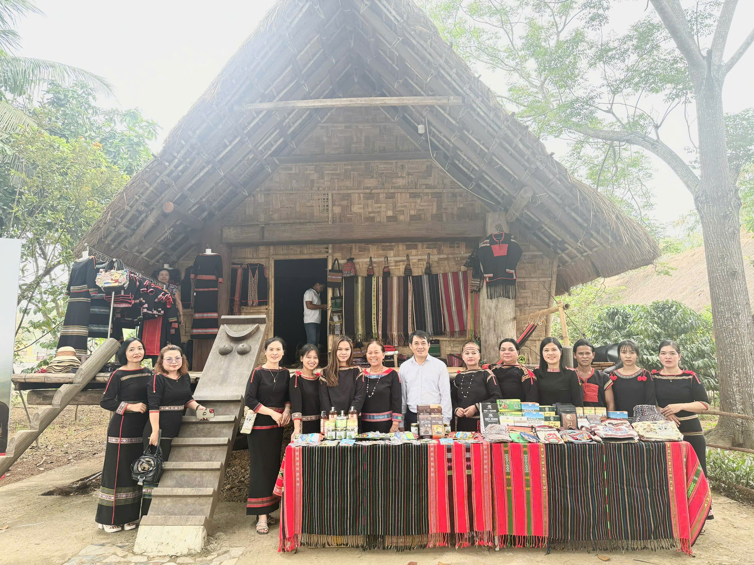 Đắk Lắk quảng bá văn hóa tại Làng Văn hóa – Du lịch các dân tộc Việt Nam