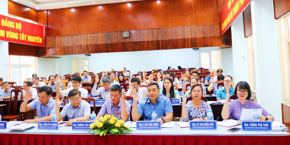 HĐND TP. Buôn Ma Thuột thông qua các nghị quyết quan trọng