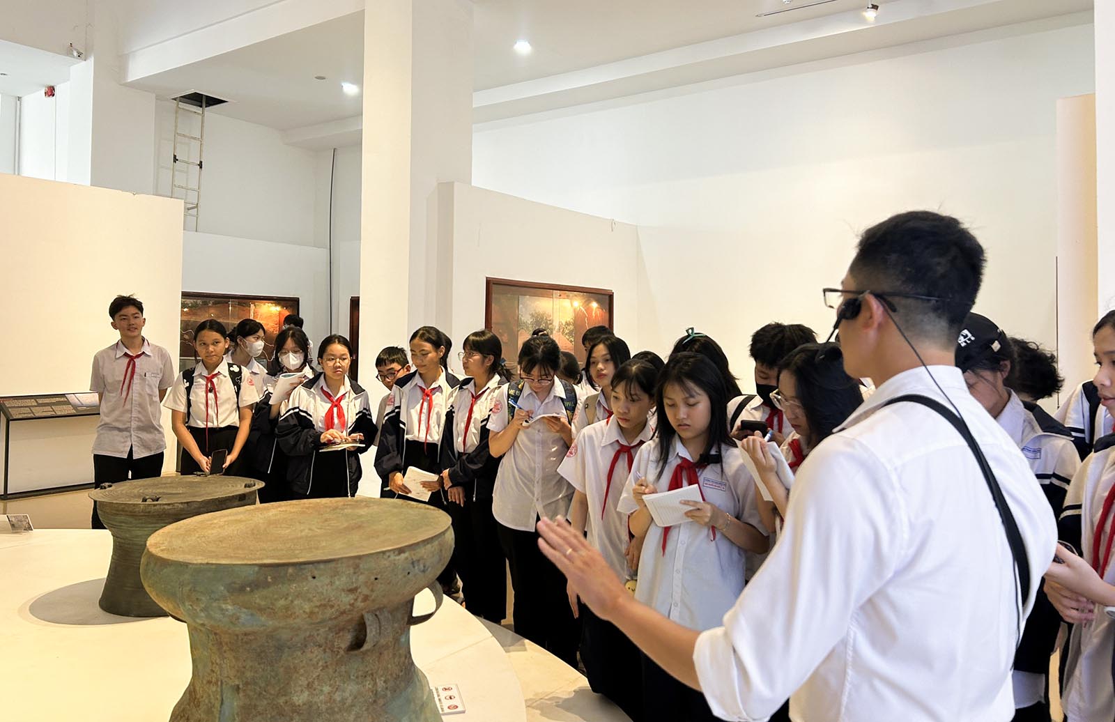 Nhiều hoạt động ý nghĩa kỷ niệm 50 năm Ngày Giải phóng miền nam, thống nhất đất nước và ngày Quốc tế Lao động (01/5)