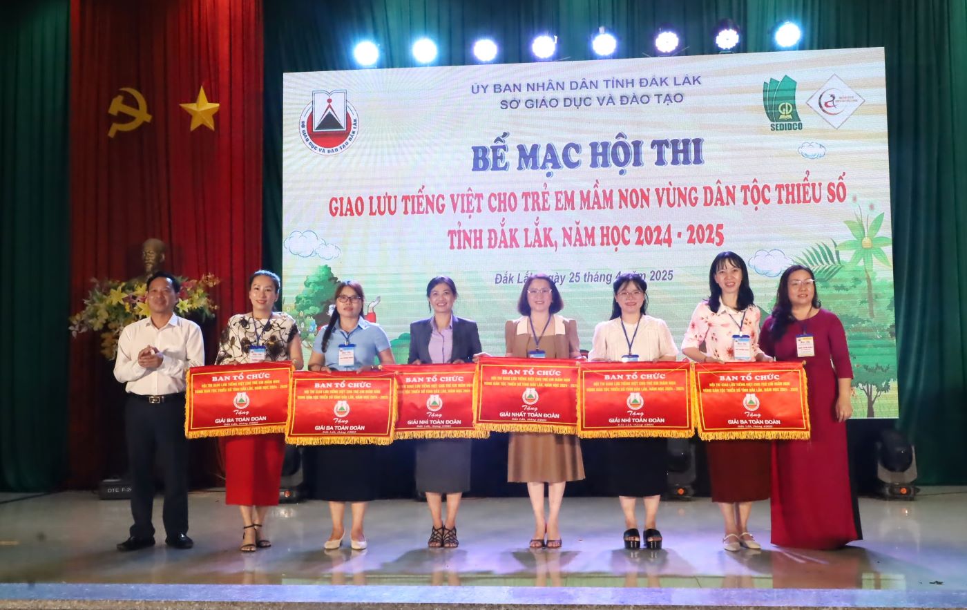 Huyện Krông Năng đạt giải Nhất toàn đoàn Hội thi Giao lưu tiếng Việt cho trẻ em mầm non vùng dân tộc thiểu số tỉnh Đắk Lắk