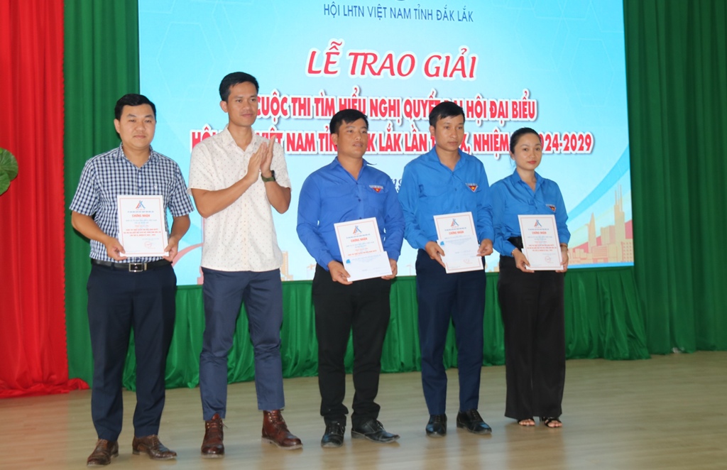 Tổng kết và trao giải Cuộc thi trực tuyến “Tìm hiểu Nghị quyết đại hội Đại biểu Hội LHTN Việt Nam tỉnh lần thứ IX”
