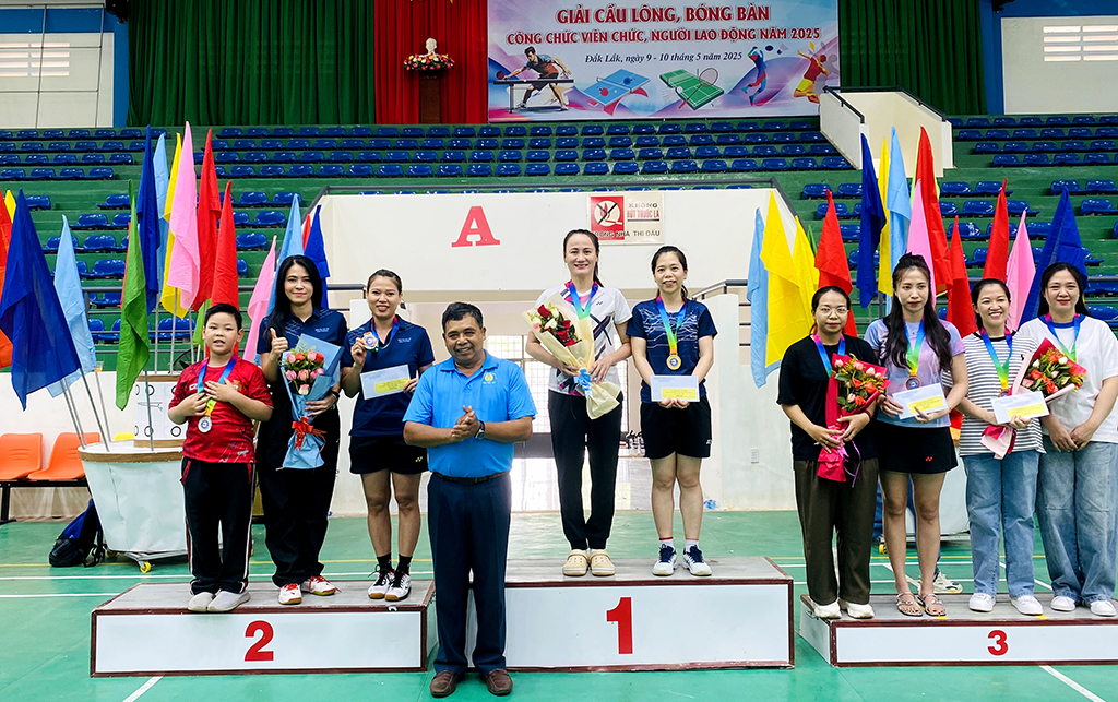 Gần 200 vận động viên tham gia Giải bóng bàn, cầu lông công chức, viên chức, người lao động 2025