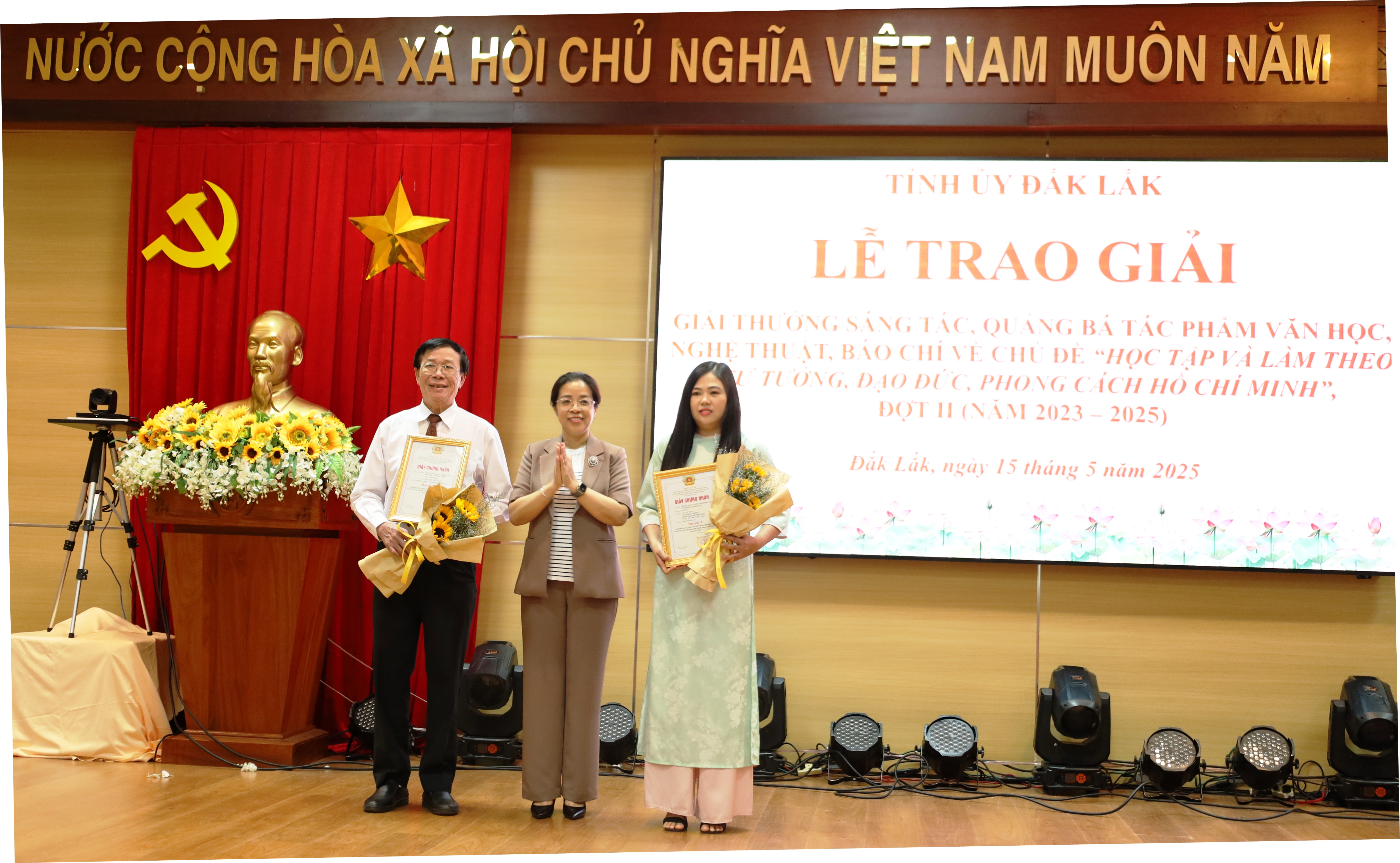 Đắk Lắk trao giải cho 32 tác phẩm viết về chủ đề học tập và làm theo lời Bác