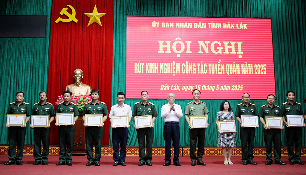 Hội nghị rút kinh nghiệm công tác tuyển quân năm 2025