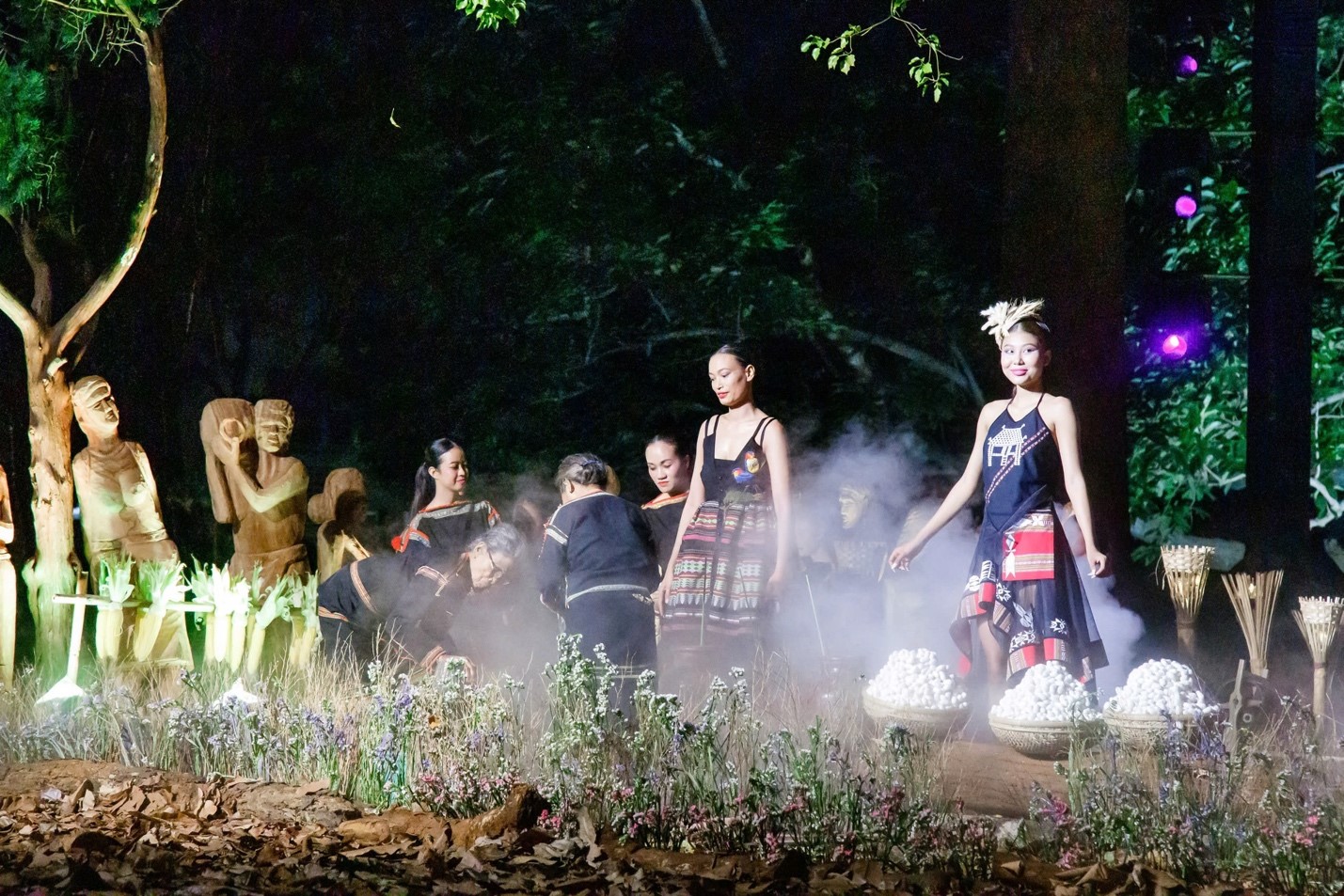 Many beauty queens and supermodels will participate in the Vietnamese Brocade Fashion Program – Dak Lak 2025, scheduled for May 17.