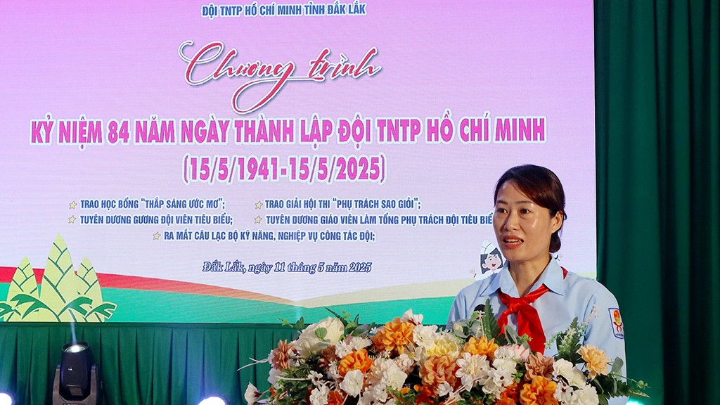 The program honors 15 exemplary team members who have effectively implemented the five teachings of President Ho Chi Minh.