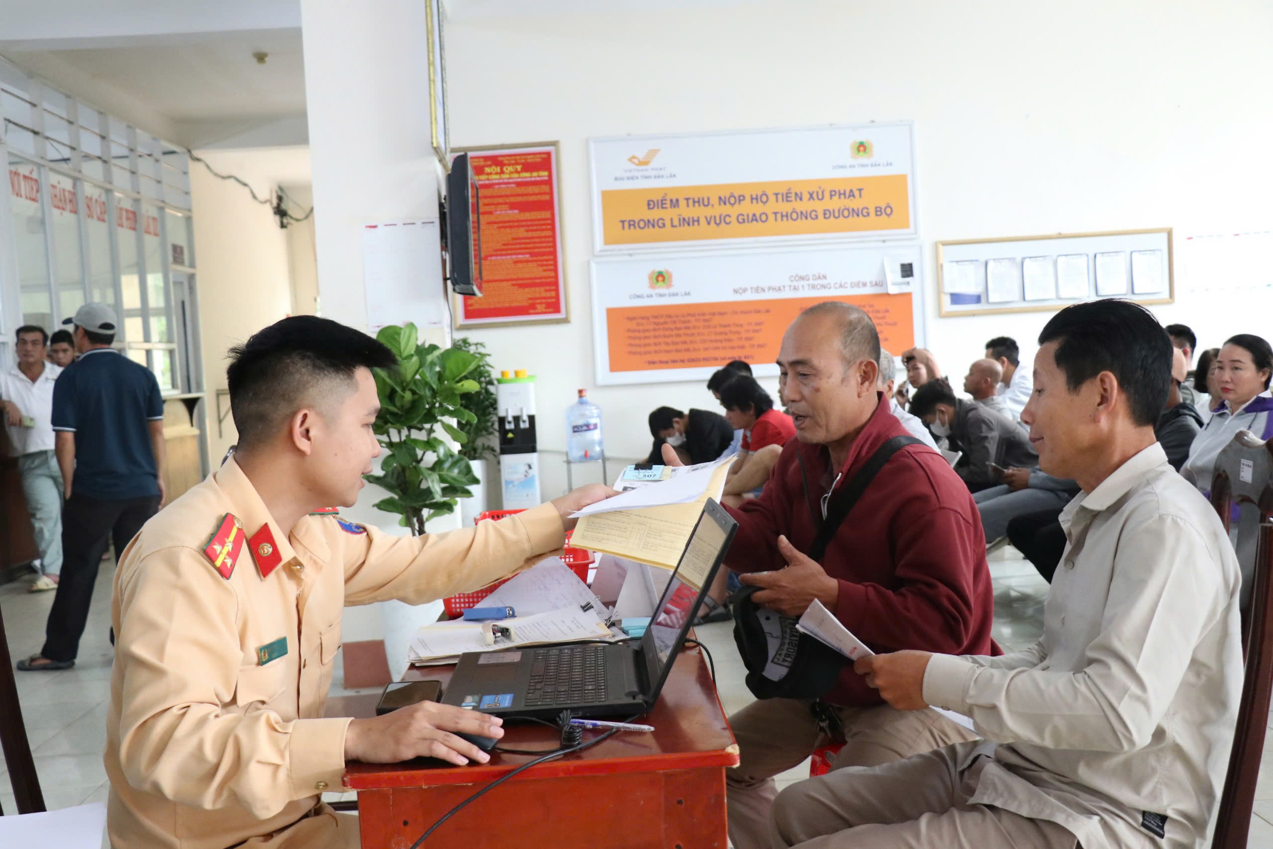 Hiệu quả thiết thực khi thực hiện mô hình đăng ký xe lần đầu mức toàn trình