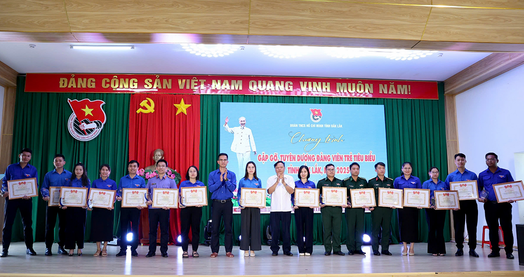 Tuyên dương 33 gương Đảng viên trẻ tiêu biểu tỉnh Đắk Lắk năm 2025