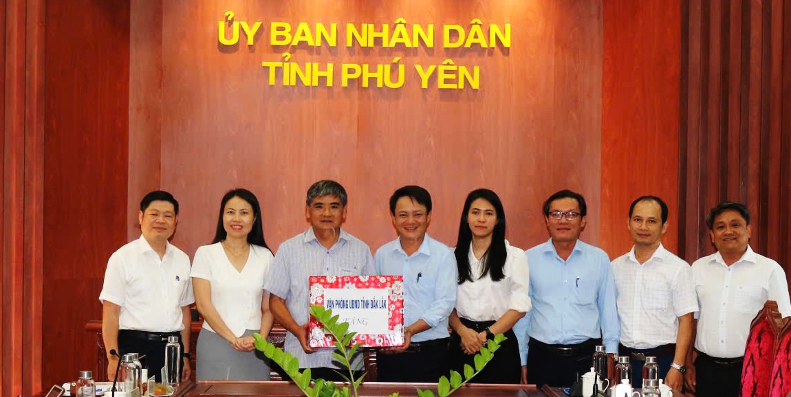 Thống nhất phương án hợp nhất Văn phòng UBND tỉnh Đắk Lắk và Phú Yên