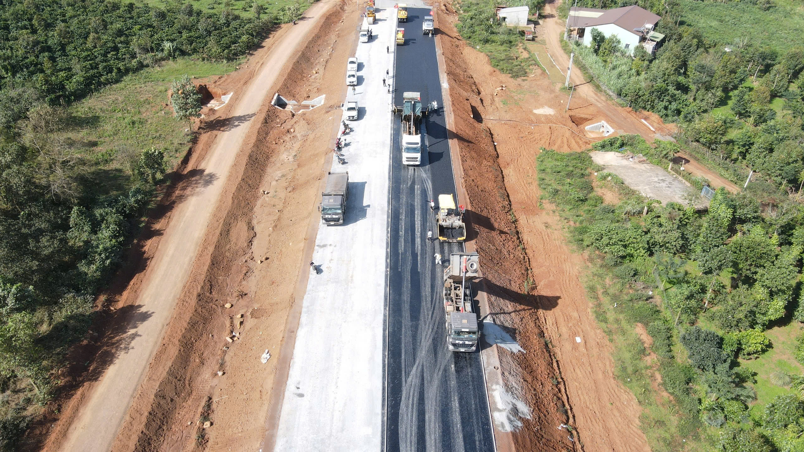 Đắk Lắk thúc đẩy động lực tăng trưởng đầu tư công năm 2025