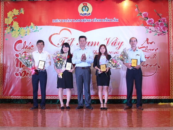 Tết sum vầy Xuân Bính Thân 2016