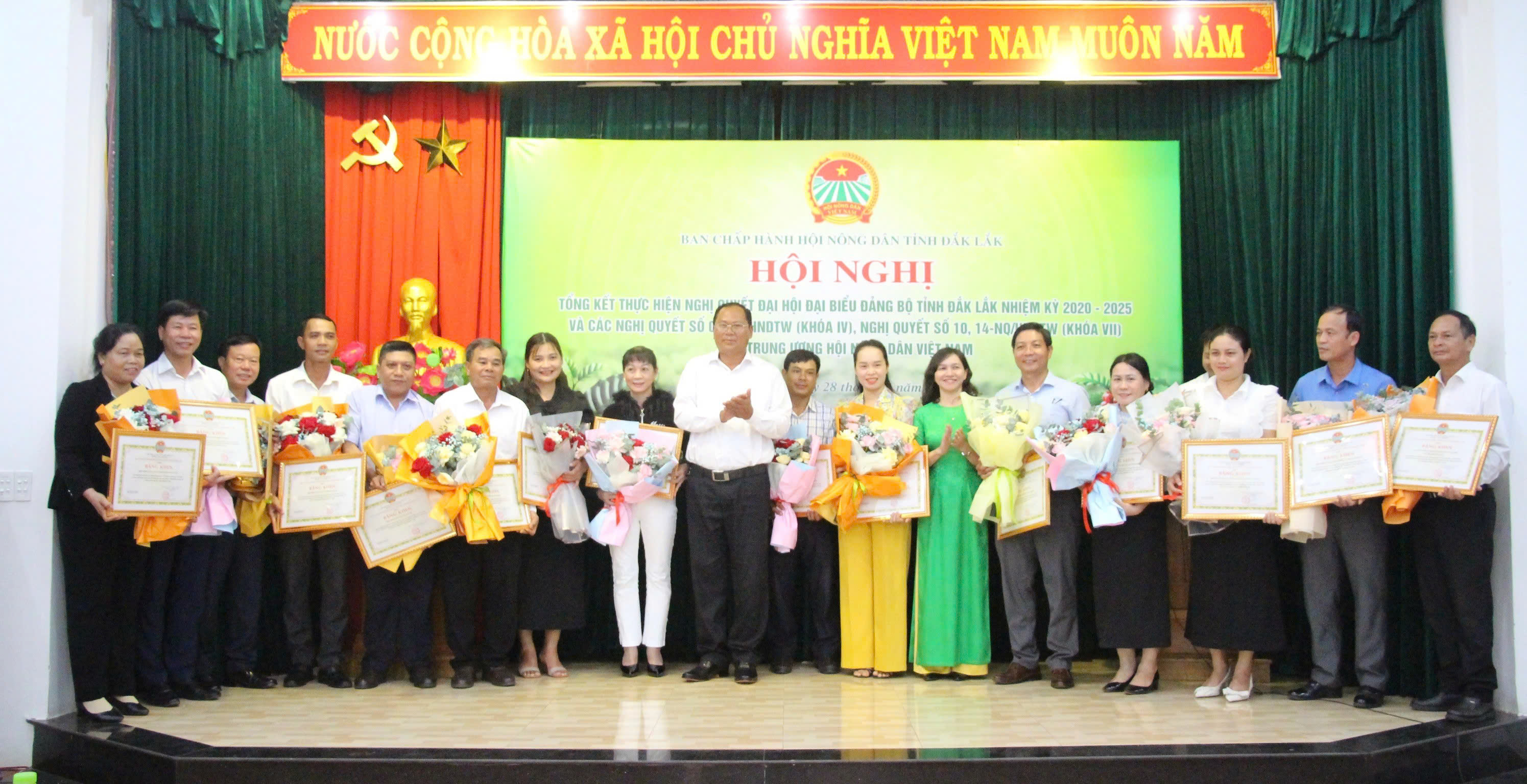 Xây dựng tổ chức Hội Nông dân vững mạnh, phát huy sức sáng tạo của hội viên, nông dân