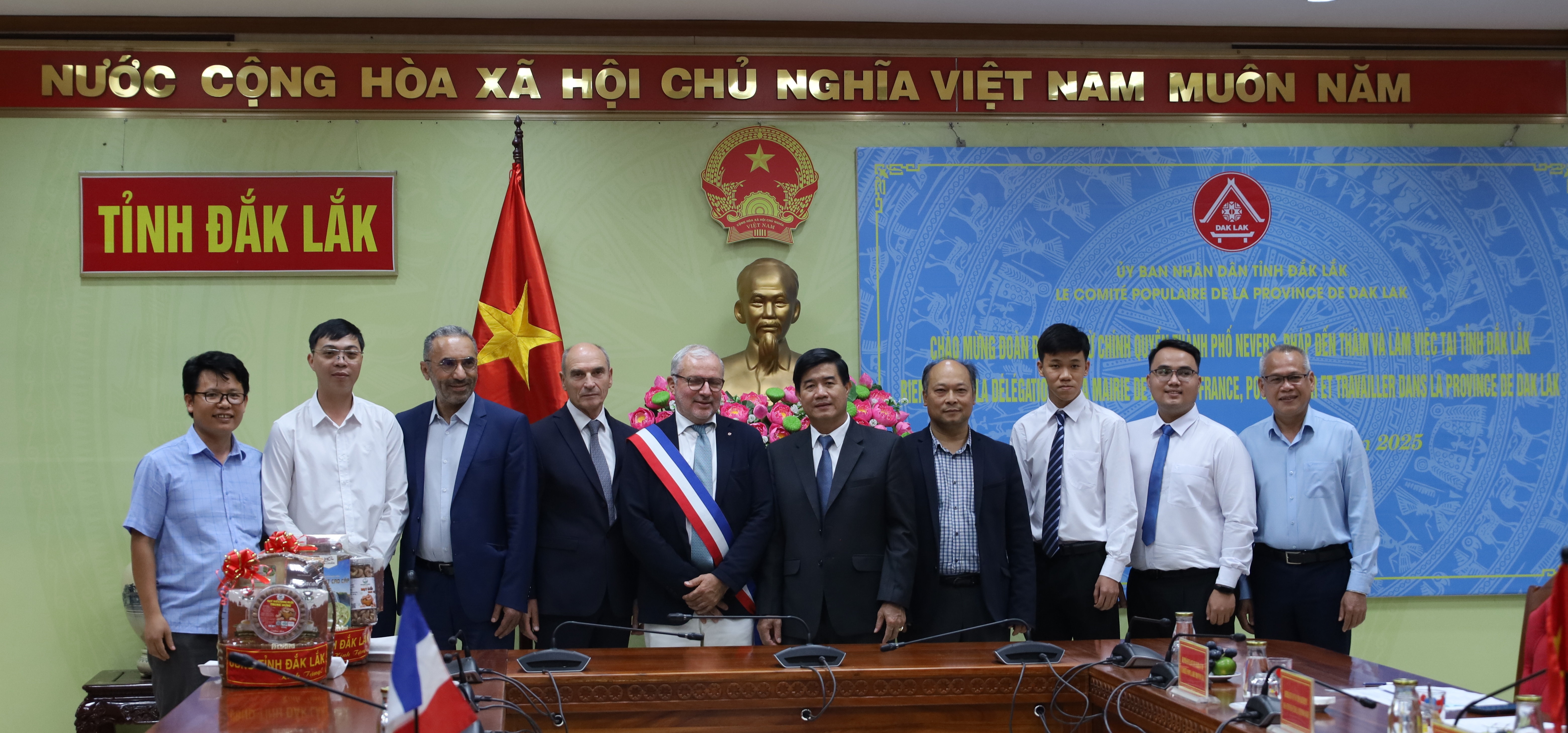 Đắk Lắk đẩy mạnh hợp tác toàn diện với Thành phố Nevers – Cộng hòa Pháp