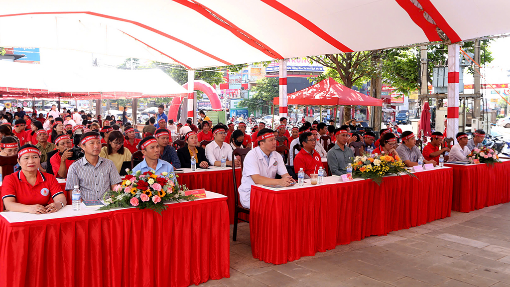 Khai mạc chương trình Hành trình đỏ và Ngày hội “Giọt hồng Tây Nguyên” năm 2025