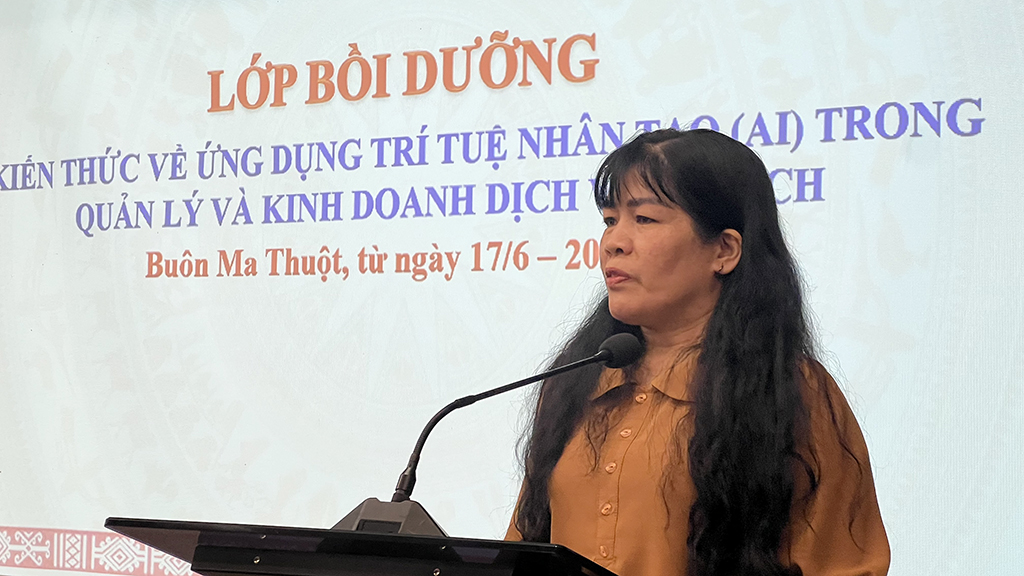 Khai mạc “Lớp bồi dưỡng kiến thức về ứng dụng trí tuệ nhân tạo trong quản lý và kinh doanh dịch vụ du lịch”