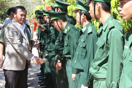 Đoàn công tác của Bí thư Tỉnh ủy thăm và chúc tết các đơn vị quân đội