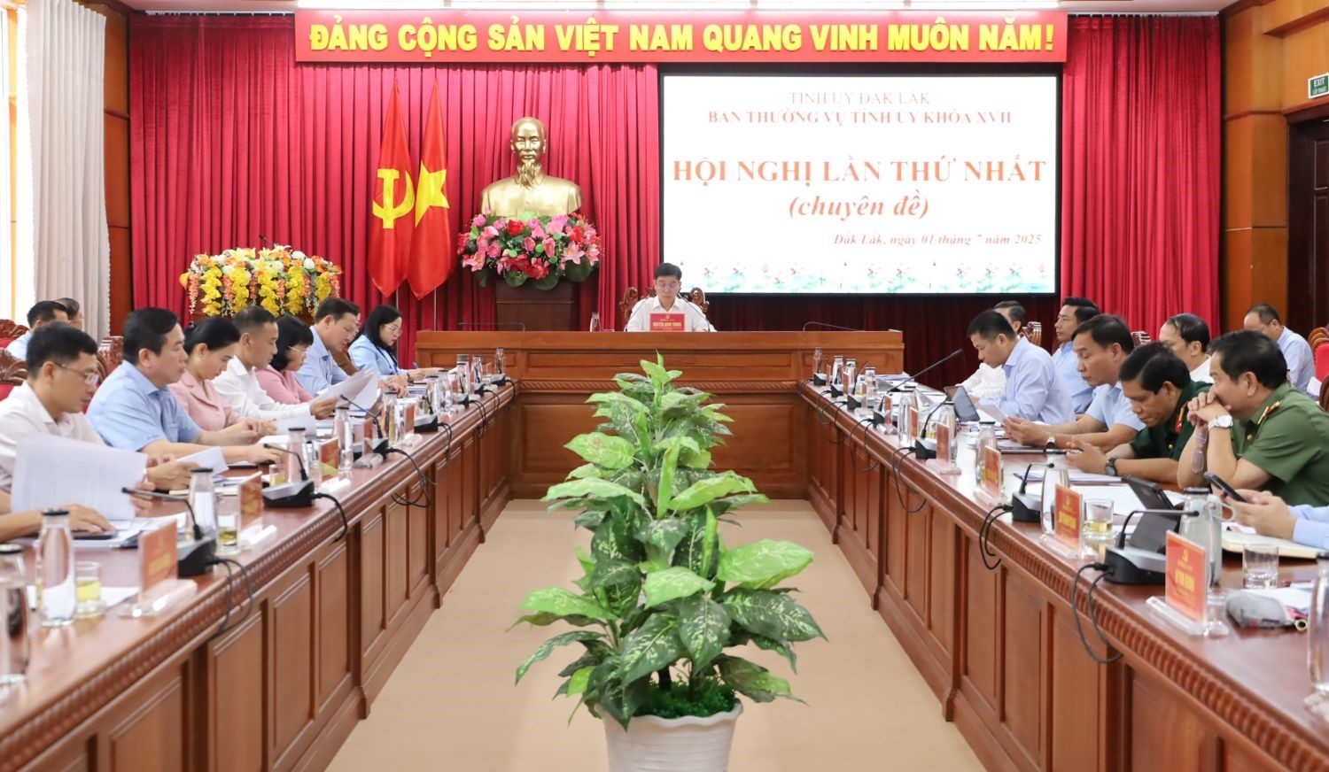 The First Conference of the Standing Committee of the Dak Lak Provincial Party Committee.