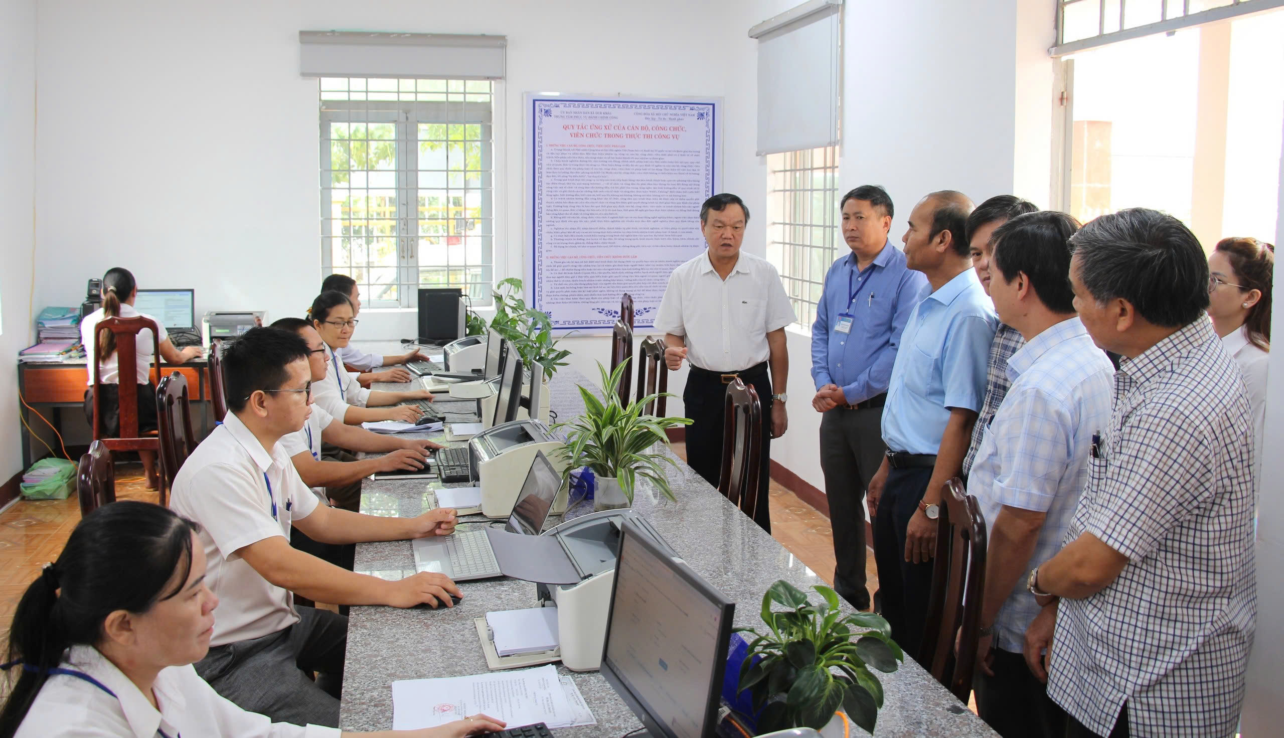 Phó Chủ tịch UBND tỉnh Đào Mỹ kiểm tra công tác vận hành chính quyền địa phương hai cấp tại xã Dur Kmăl