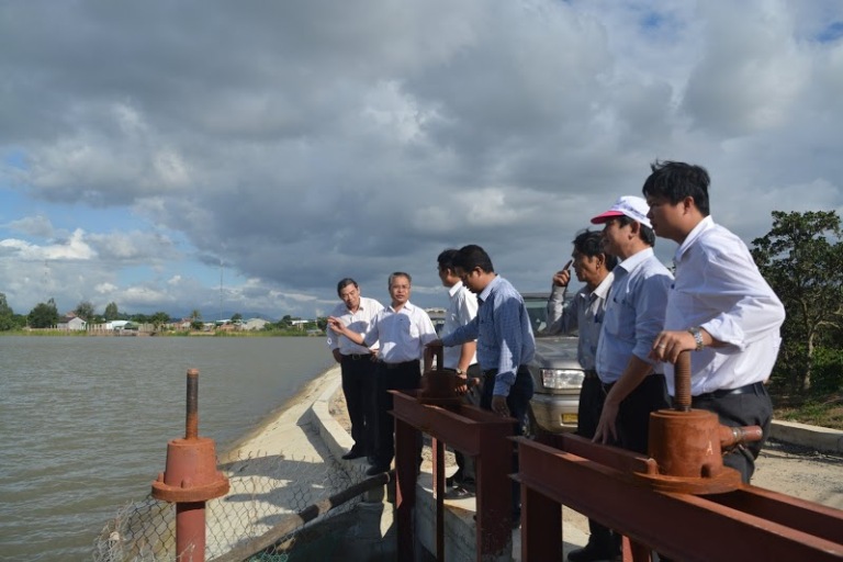 Xây dựng nông thôn mới gắn với tái cơ cấu nông nghiệp nâng cao thu nhập cho người dân.