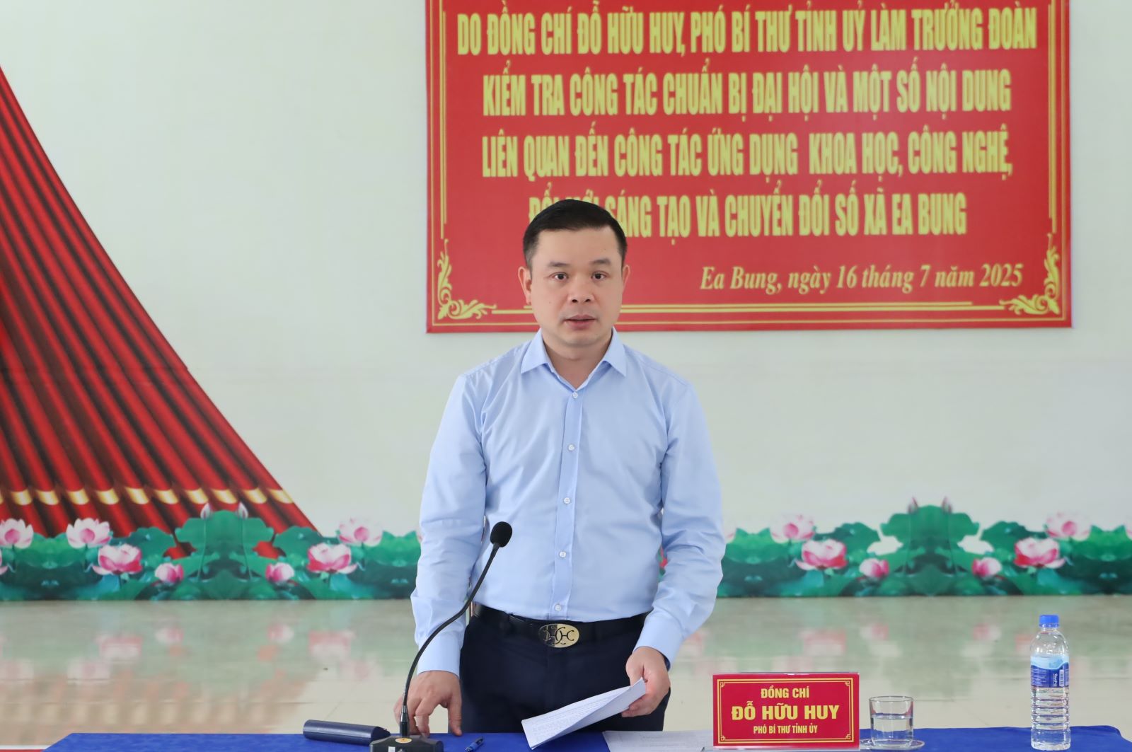 Phó Bí thư Tỉnh ủy Đắk Lắk Đỗ Hữu Huy làm việc với Đảng ủy xã Ea Bung