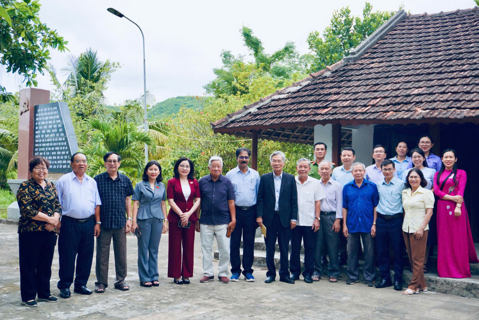 Đoàn Đại biểu Quốc hội tỉnh Đắk Lắk tổ chức hoạt động “Về nguồn” tại xã Đồng Xuân