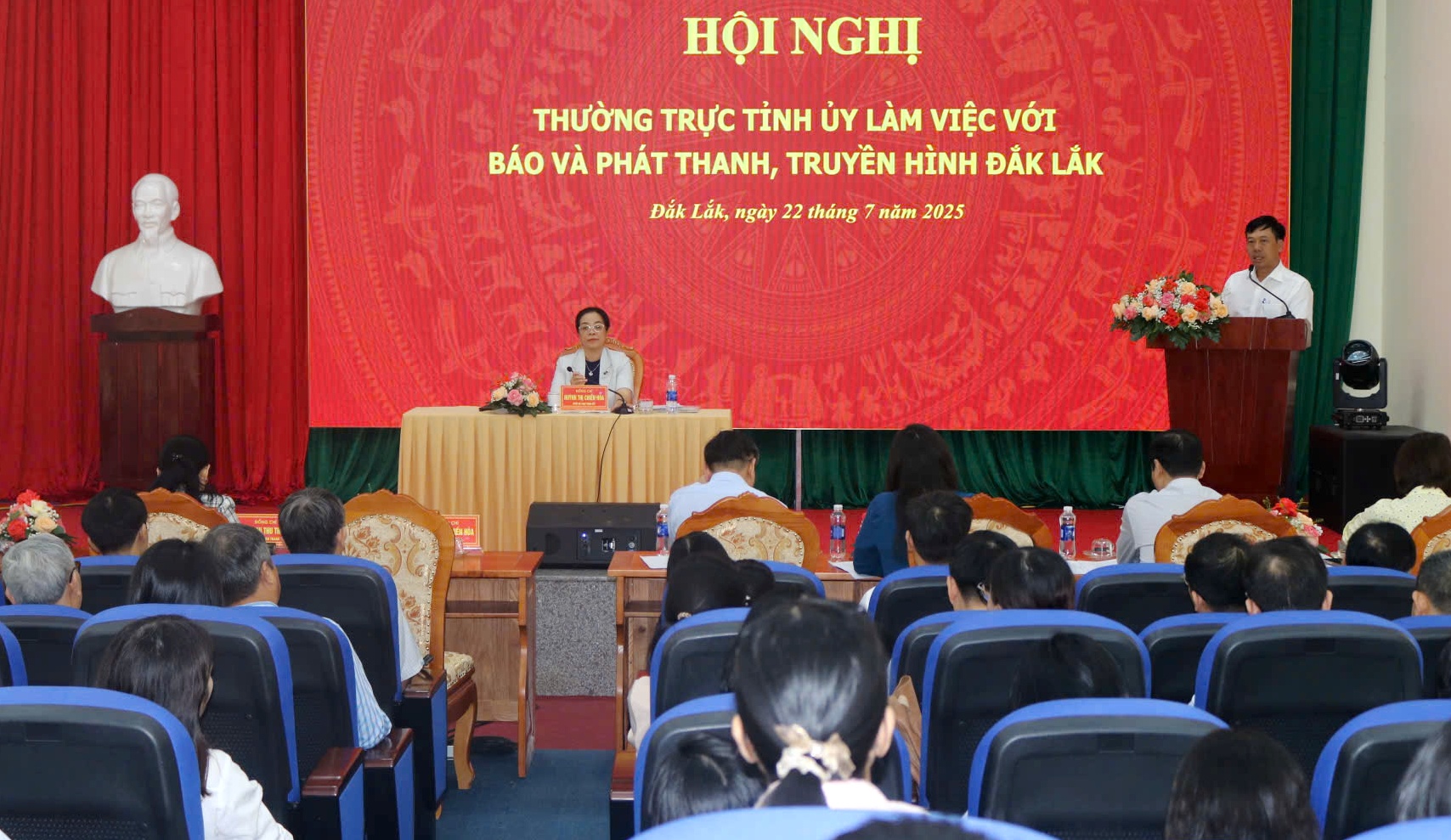 Phó Bí thư Tỉnh ủy Huỳnh Thị Chiến Hòa làm việc với Báo và Phát thanh, Truyền hình Đắk Lắk