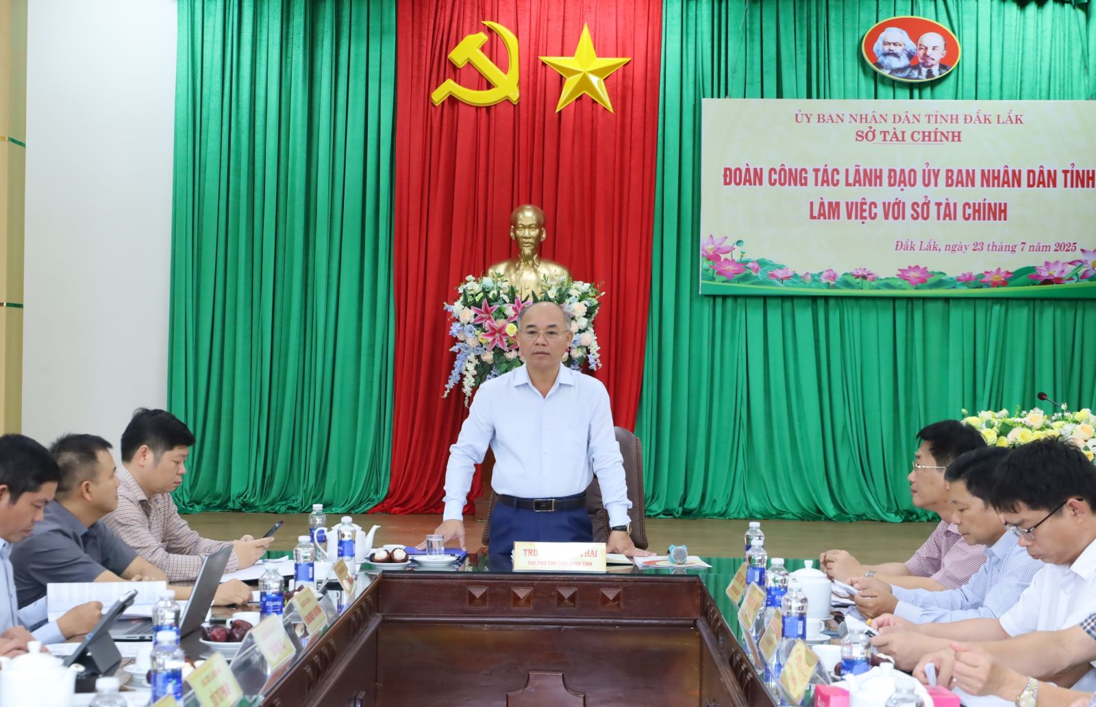 Phó Chủ tịch UBND tỉnh Đắk Lắk Trương Công Thái làm việc với Sở Tài chính