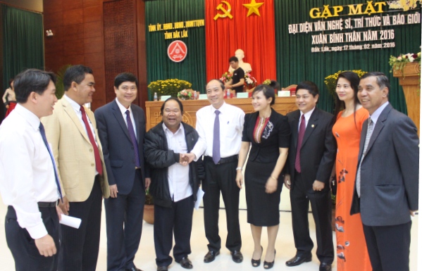 Gặp mặt đại diện văn nghệ sỹ, trí thức và báo giới Xuân Bính Thân năm 2016