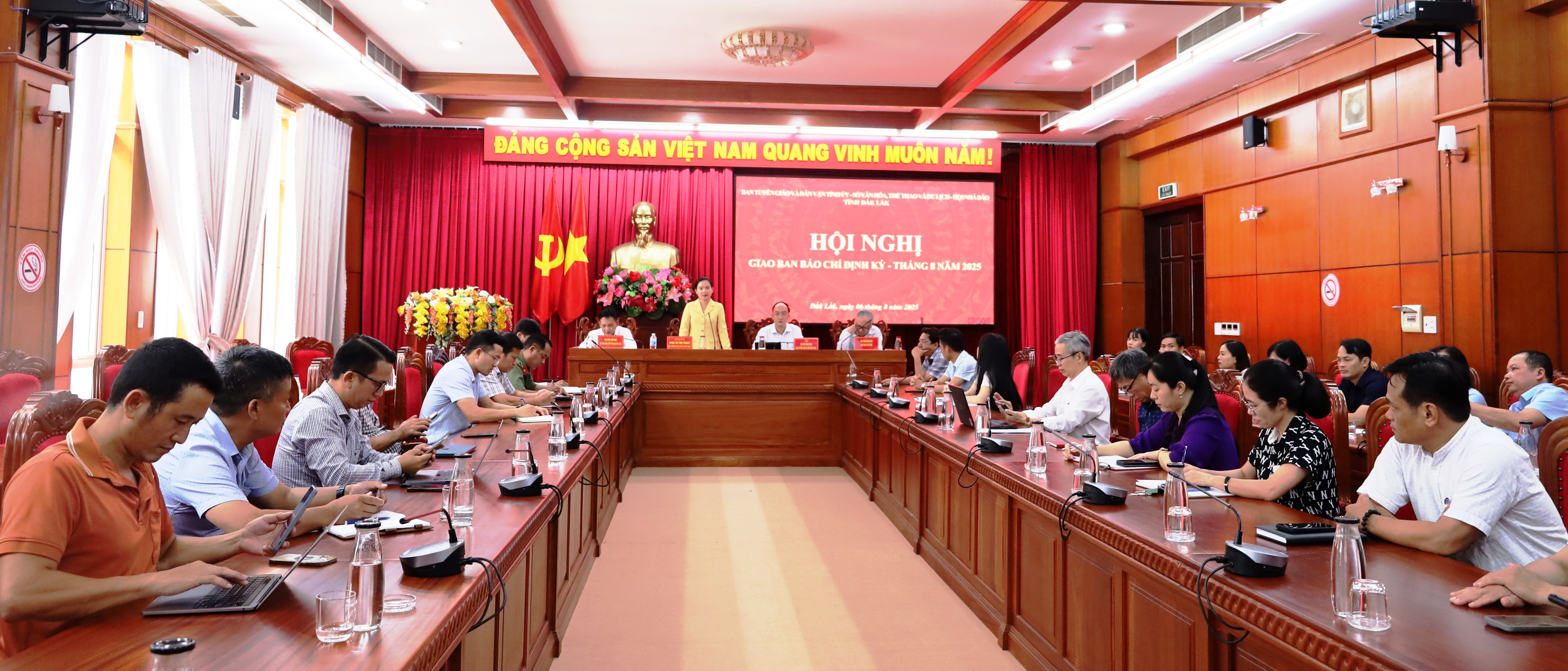 Hội nghị giao ban báo chí định kỳ tháng 8 năm 2025