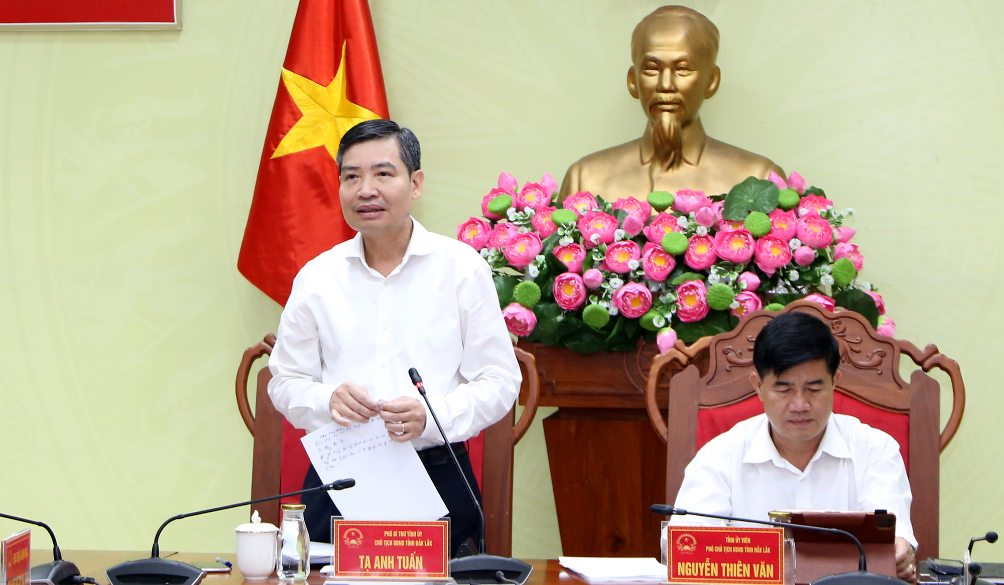 Lãnh đạo UBND tỉnh làm việc với Sở Giáo dục và Đào tạo