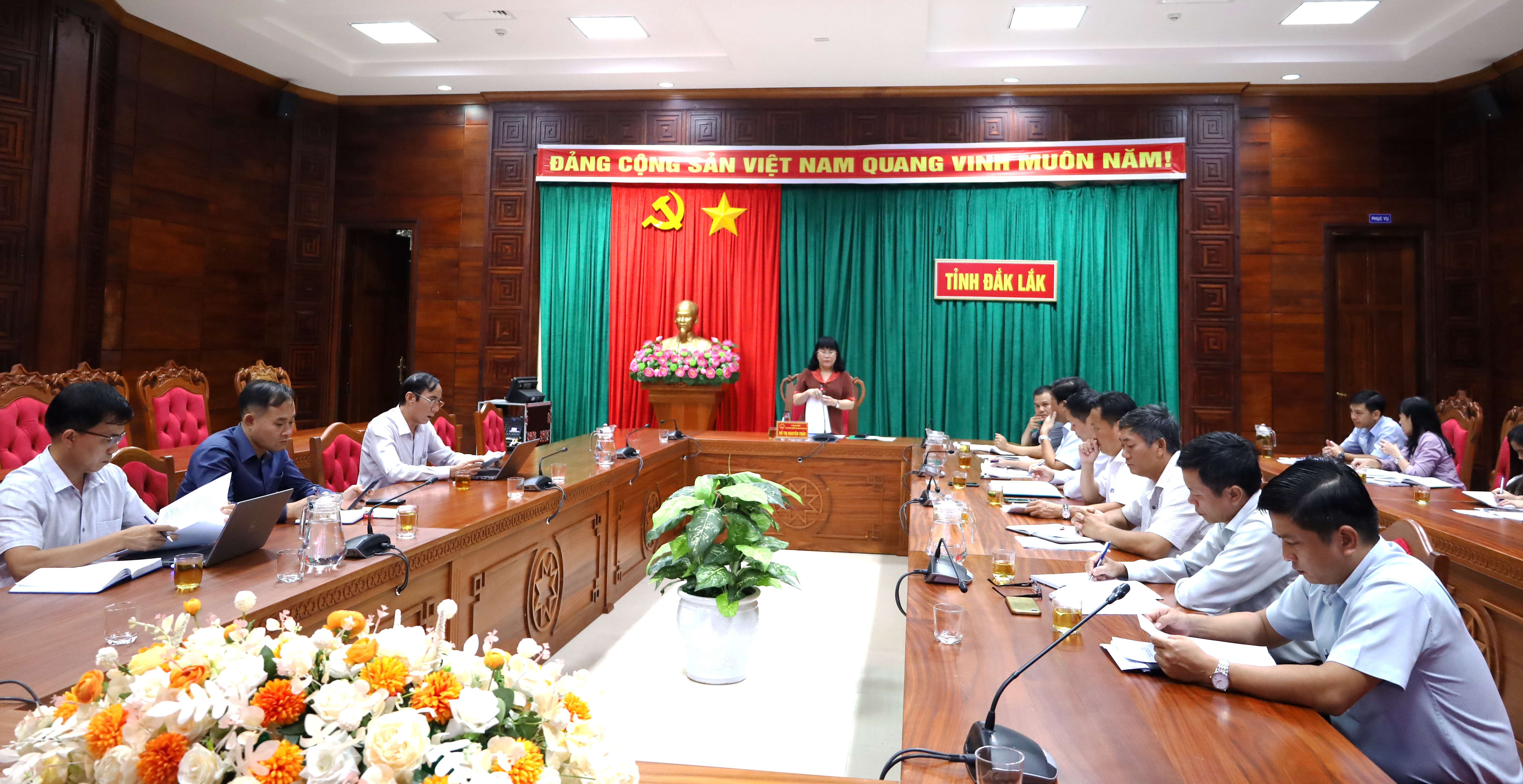 Tập trung giải quyết chế độ cho cán bộ nghỉ việc do sắp xếp bộ máy đảm bảo đúng quy định và kịp thời trước 31-8