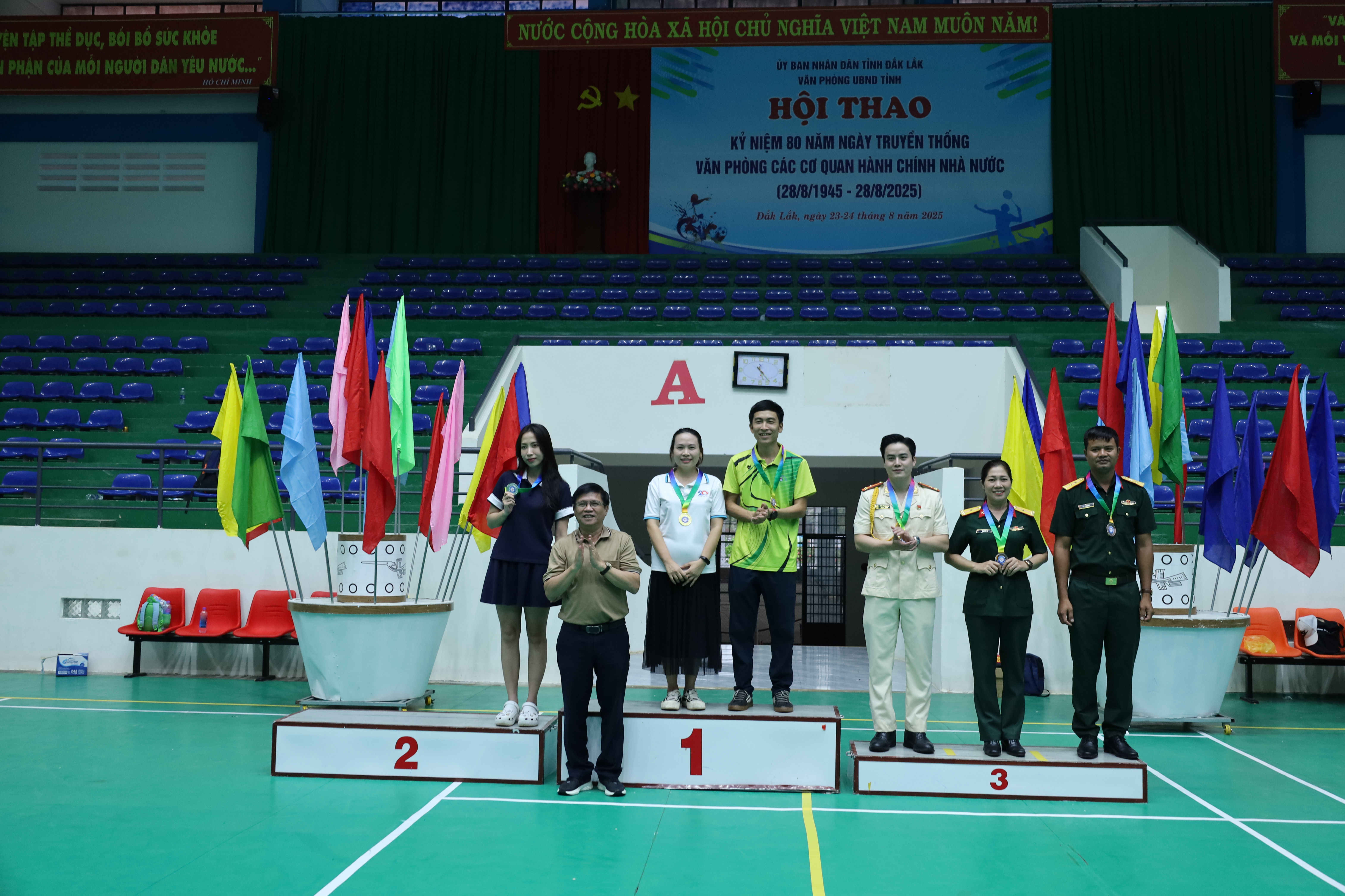 Bế mạc Hội thao chào mừng kỷ niệm 80 năm Ngày truyền thống Văn phòng các cơ quan hành chính Nhà nước