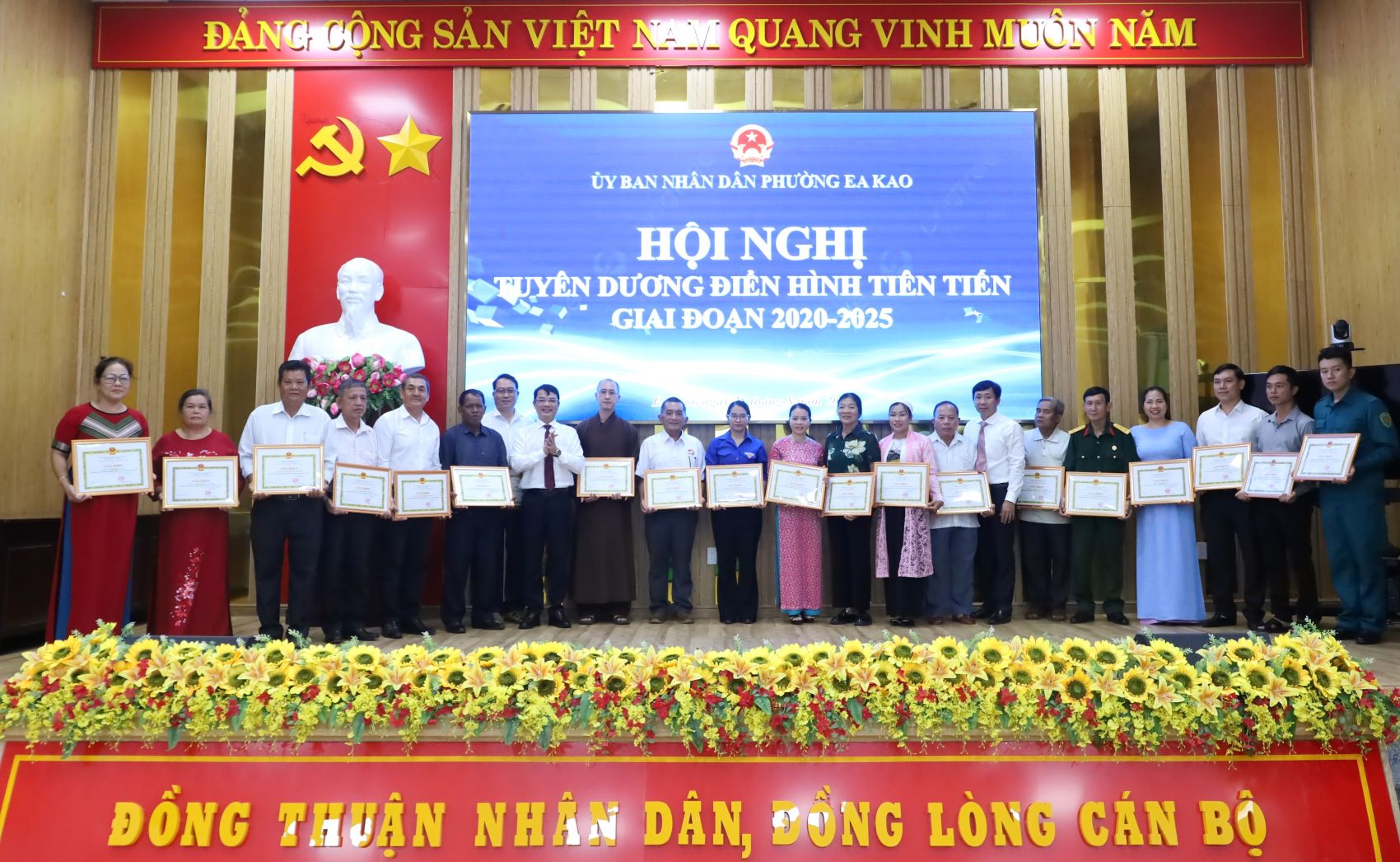 Phường Ea Kao tuyên dương tập thể, cá nhân điển hình tiên tiến giai đoạn 2020-2025