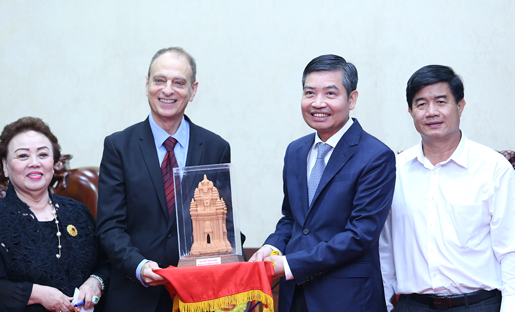 UBND tỉnh tiếp và làm việc với đoàn chuyên gia, nhà khoa học Israel về lĩnh vực công nghệ cao