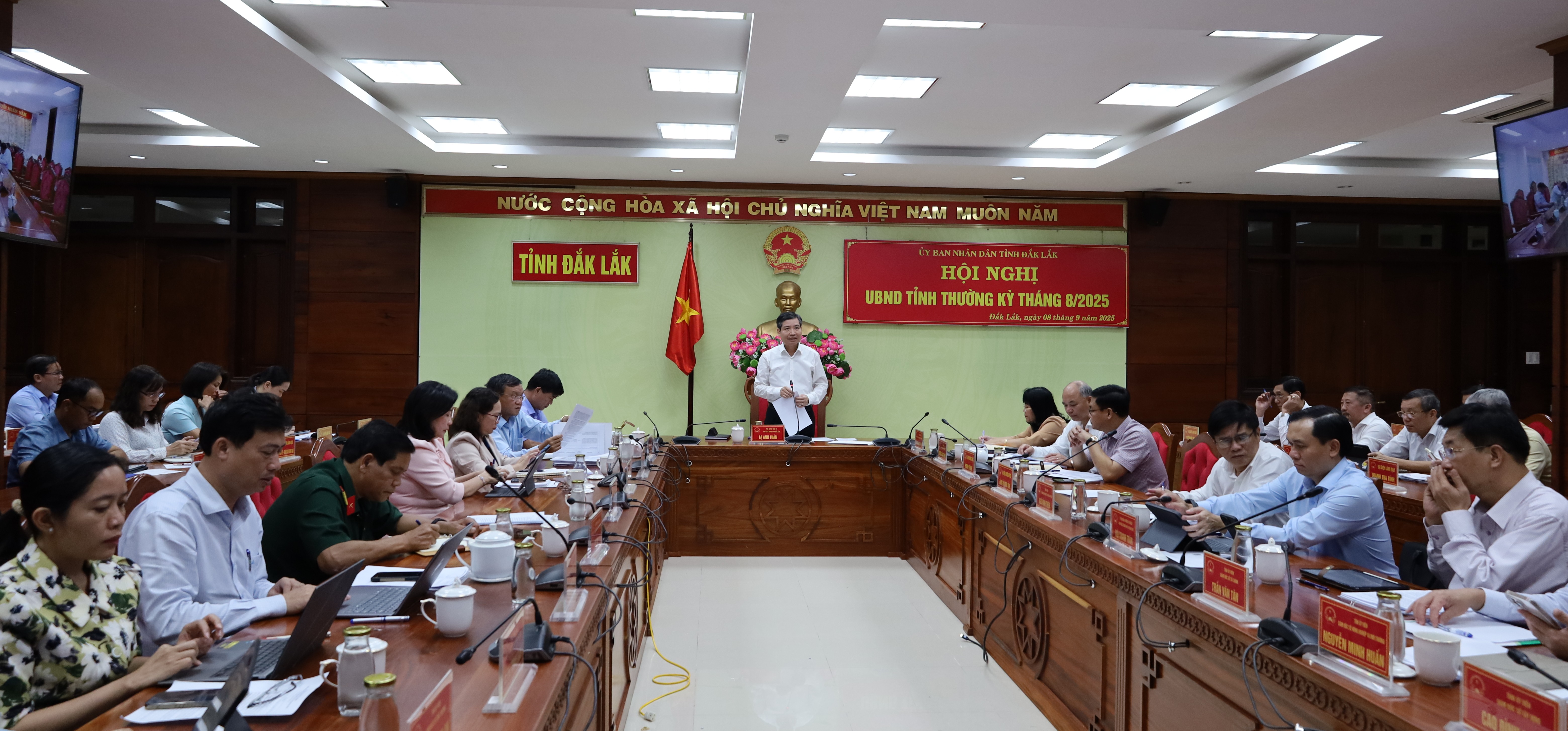 Chủ tịch UBND tỉnh Tạ Anh Tuấn: Tiếp tục cải cách hành chính, xây dựng quy trình thu hút đầu tư tập trung “1 cơ quan” kết nối liên ngành, liên thông thủ tục