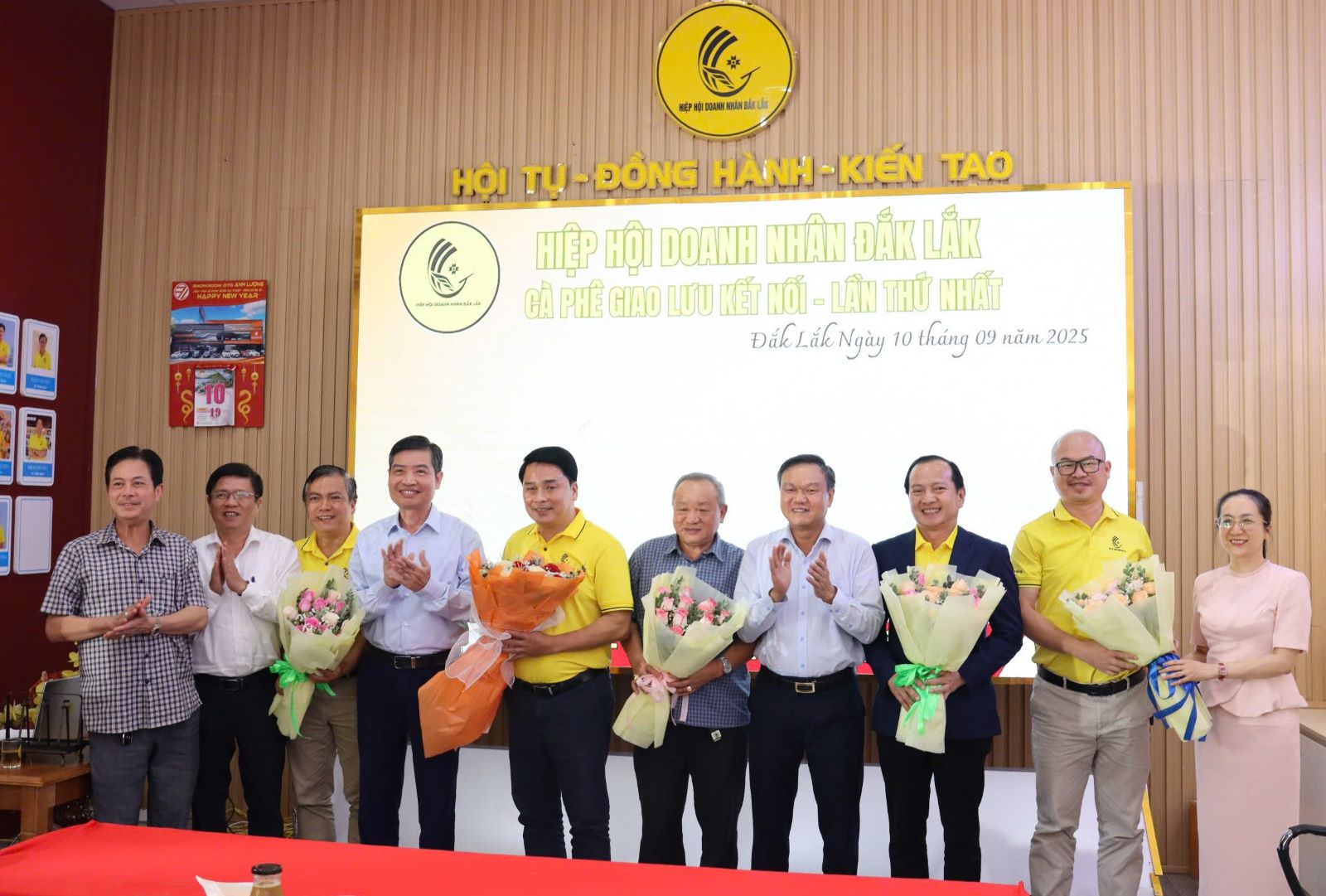 Chủ tịch UBND tỉnh Đắk Lắk Tạ Anh Tuấn tham dự chương trình Cà phê giao lưu kết nối doanh nhân, doanh nghiệp