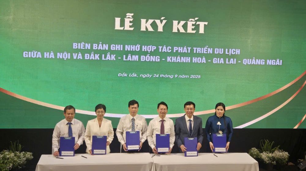 Thành phố Hà Nội và các tỉnh miền Trung – Tây Nguyên ký kết hợp tác xây dựng các chuỗi sản phẩm du lịch độc đáo, đa dạng, có sức hấp dẫn cao