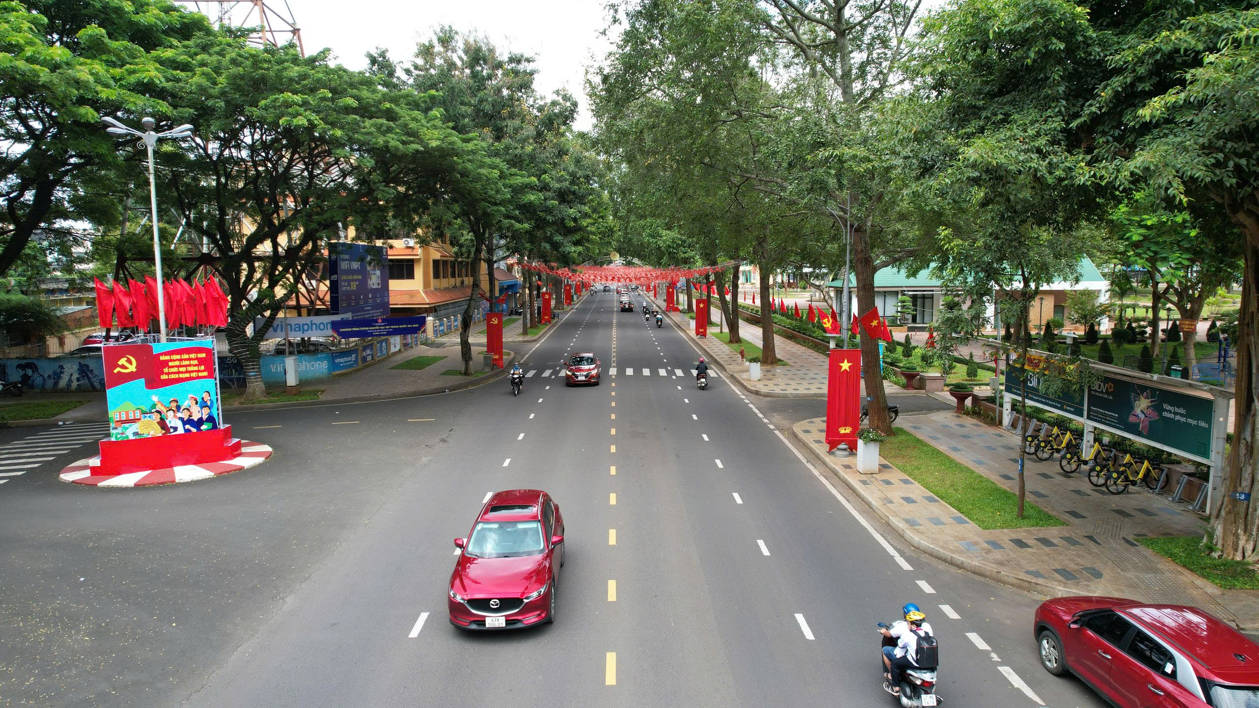 Đôn đốc thực hiện công tác tuyên truyền, cổ động trực quan chào mừng Đại hội đại biểu Đảng bộ tỉnh lần thứ I, nhiệm kỳ 2025 – 2030