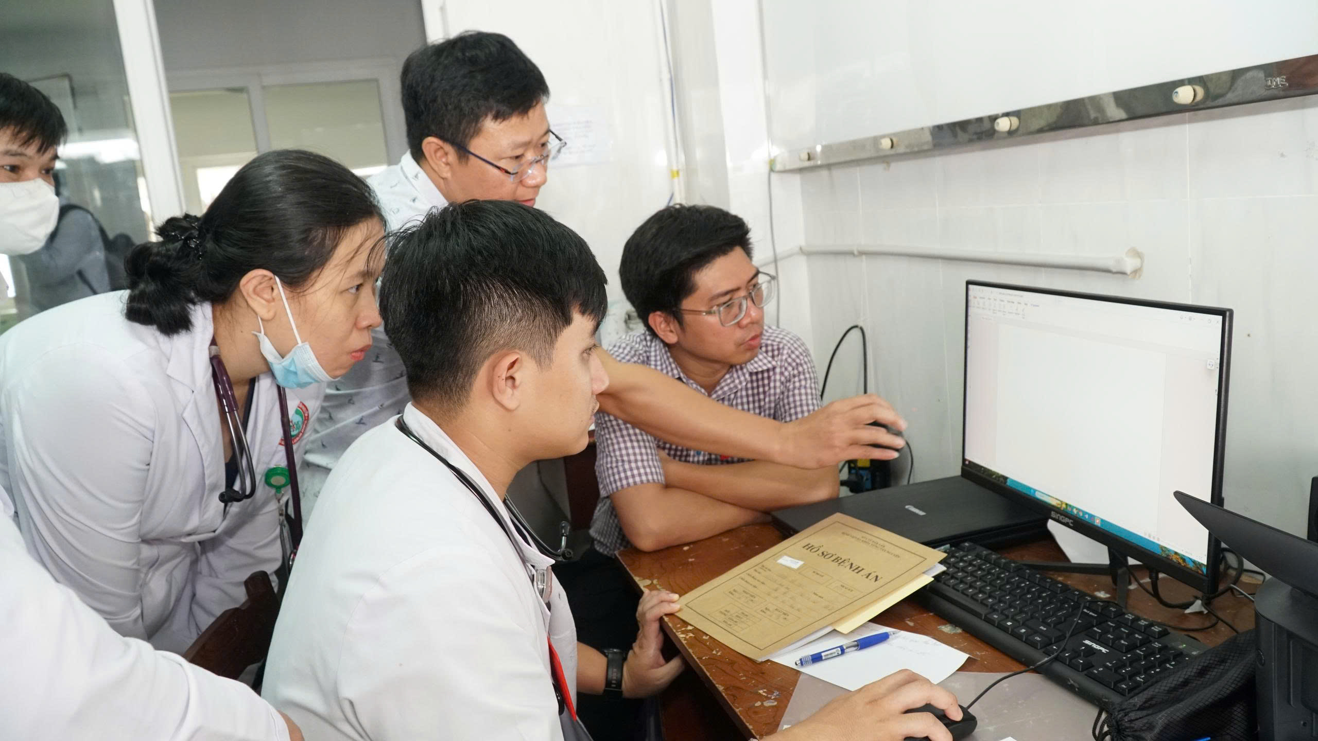 Đắk Lắk bứt tốc chuyển đổi số y tế: 100% cơ sở khám chữa bệnh triển khai bệnh án điện tử