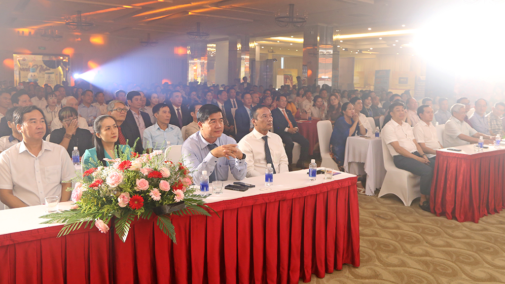 Doanh nhân tỉnh Đắk Lắk trao tặng hơn 2,4 tỷ đồng thực hiện công tác an sinh xã hội