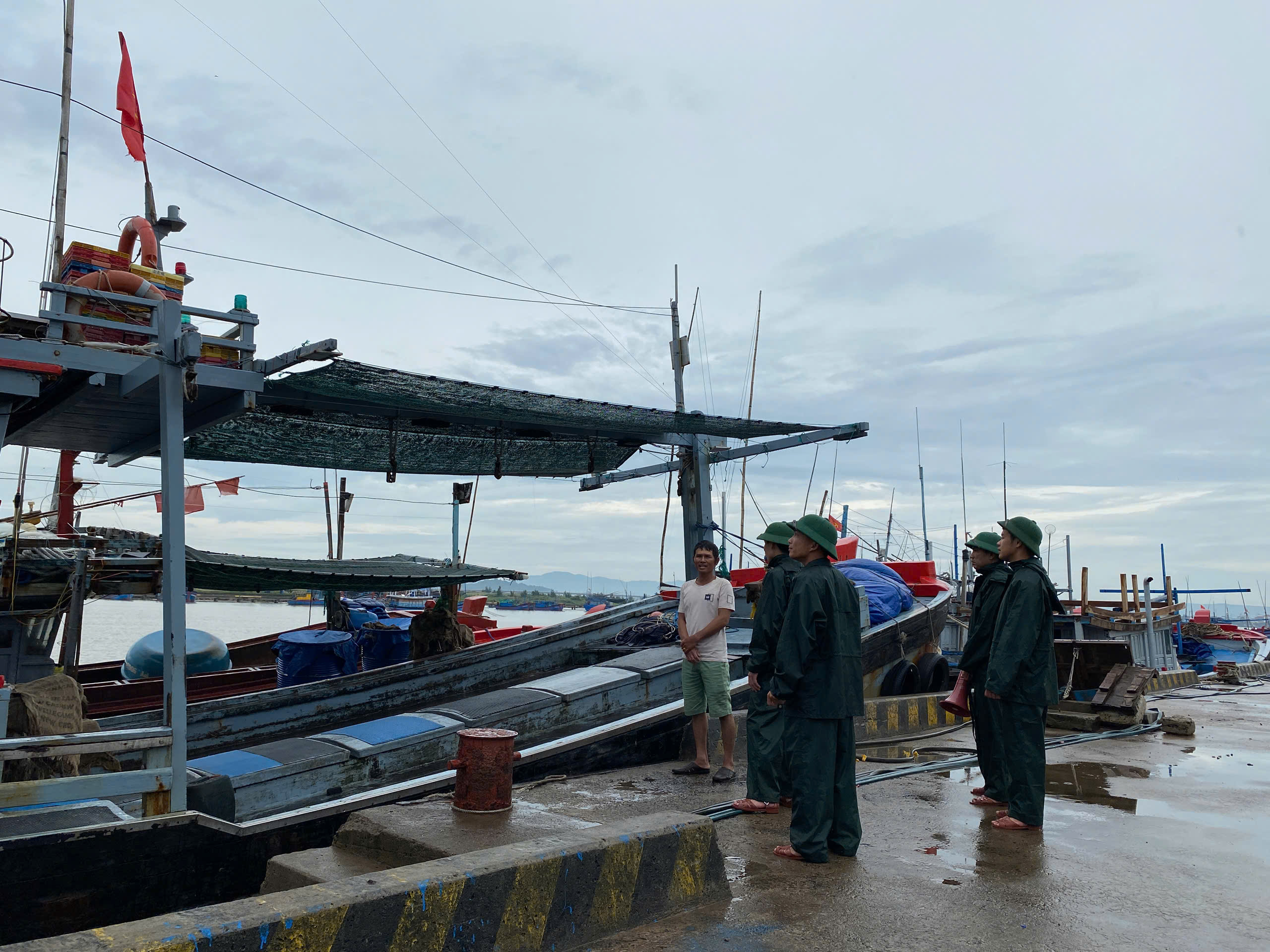 Chủ động ứng phó trước bão số 12 tại Đồn Biên phòng Tuy Hòa