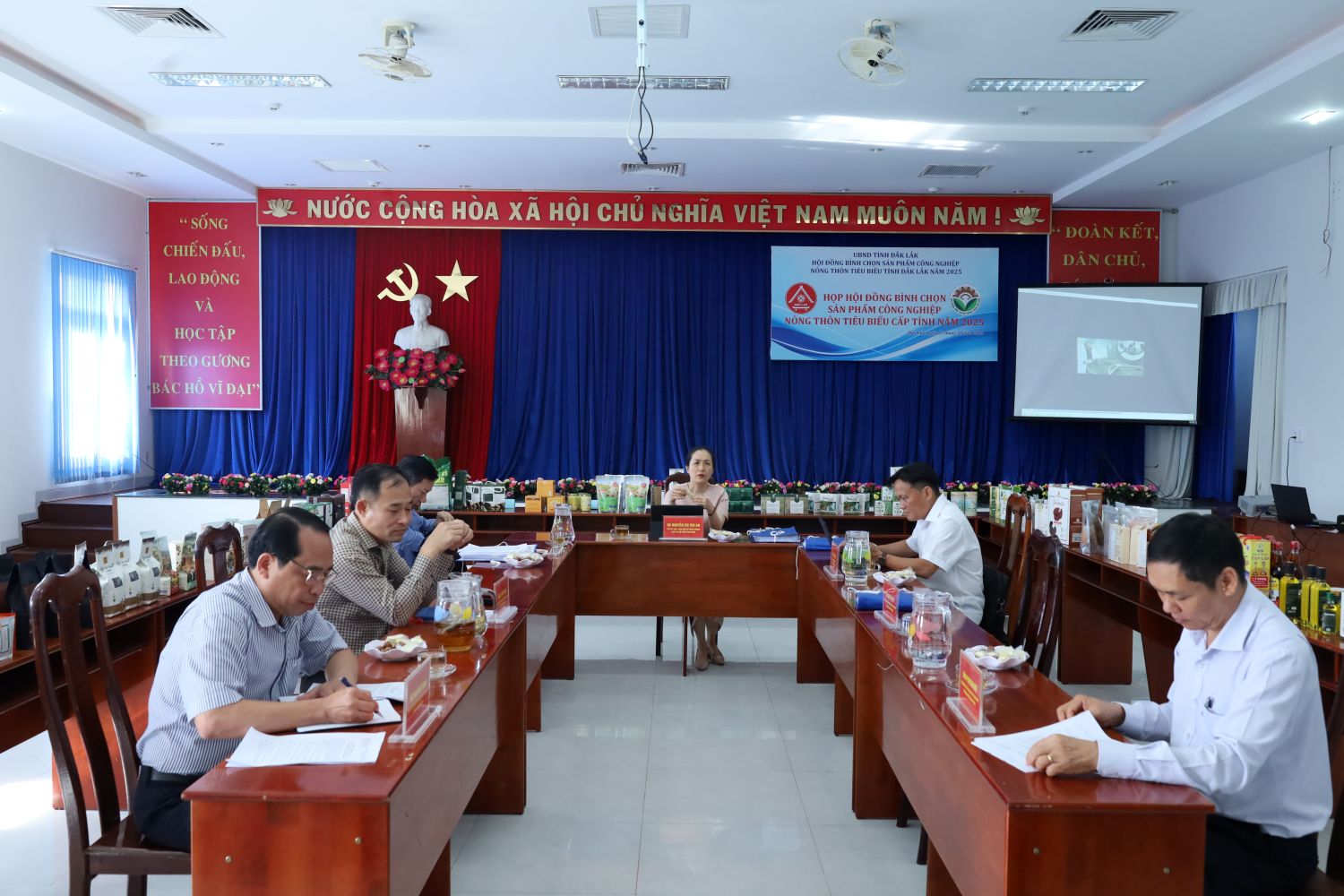 32 bộ sản phẩm trình UBND tỉnh công nhận sản phẩm công nghiệp nông thôn tiêu biểu tỉnh Đắk Lắk năm 2025