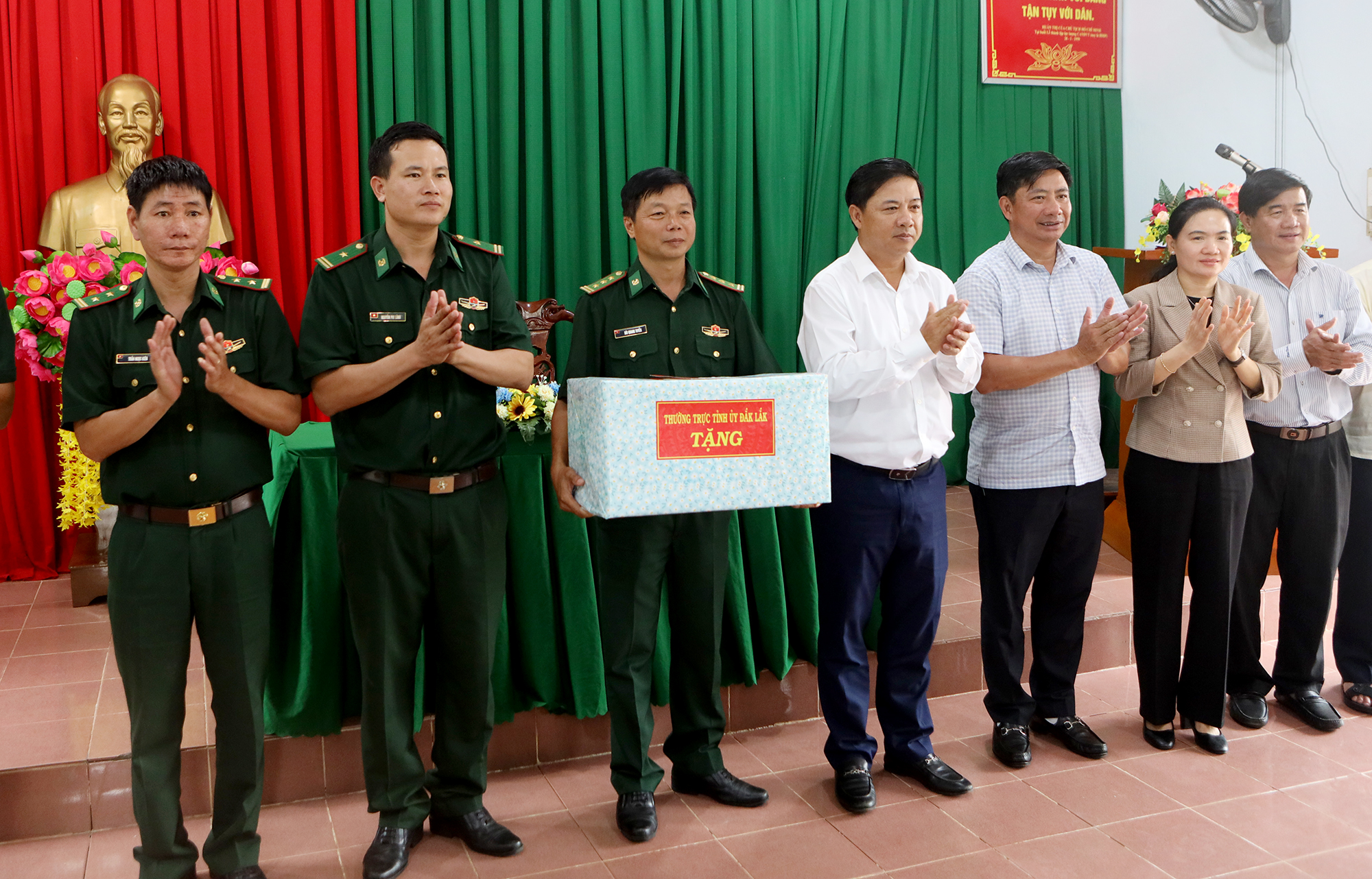 Bí thư Tỉnh ủy Đắk Lắk thăm, động viên cán bộ, chiến sĩ Đồn Biên phòng Ea H’Leo