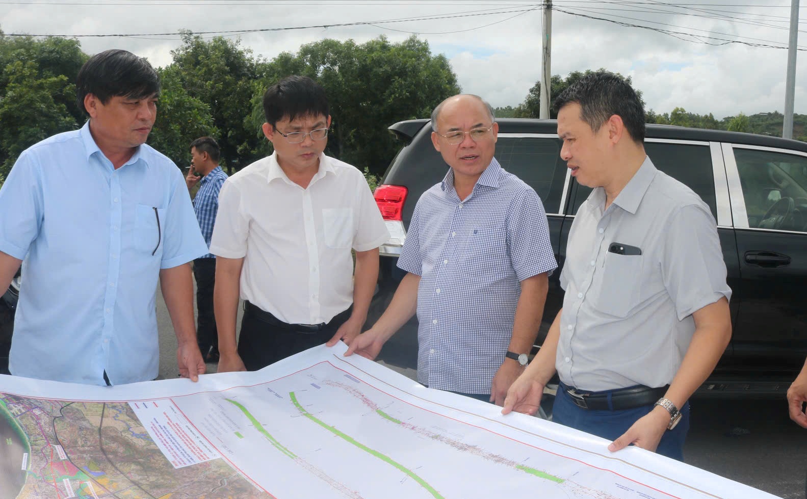 Phó Chủ tịch UBND tỉnh Trương Công Thái kiểm tra Tuyến đường bộ ven biển tỉnh