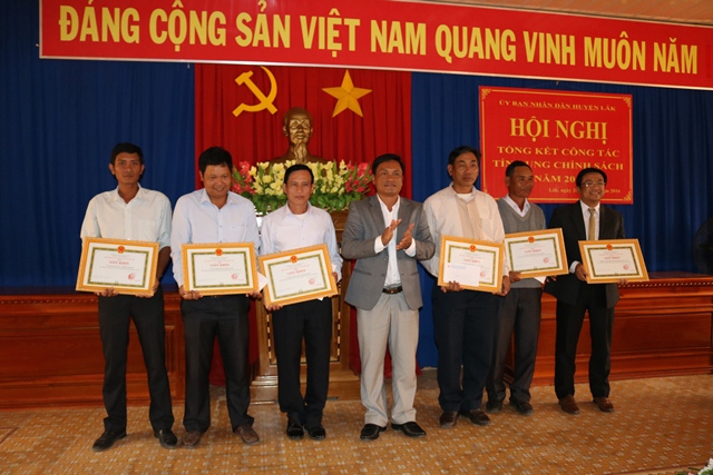 Huyện Lắk tổng kết công tác tín dụng chính sách năm 2015